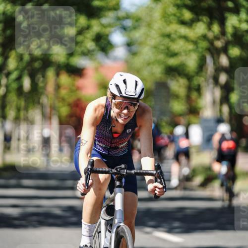 09.08.2026 - GEWOBA Citytriathlon Bremen Michael Burmester http://msf.ph/oto/9949037 09.08.2026 12:44:15 Radfahren 587, 614, 658, 660, 661, 714, 854, 891, 957, 974 meine-sportfotos.de