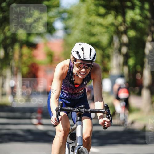 09.08.2026 - GEWOBA Citytriathlon Bremen Michael Burmester http://msf.ph/oto/9949038 09.08.2026 12:44:15 Radfahren 587, 614, 658, 660, 661, 714, 854, 891, 957, 974 meine-sportfotos.de