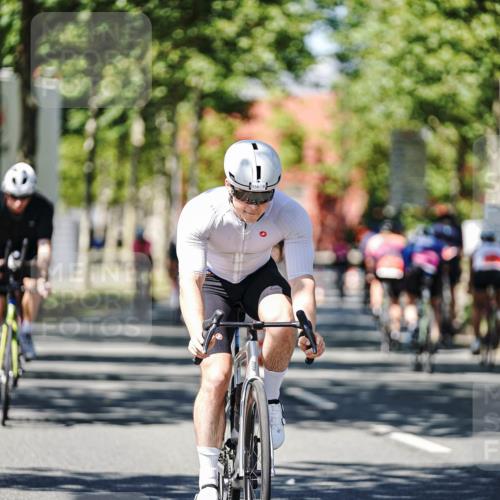 09.08.2026 - GEWOBA Citytriathlon Bremen Michael Burmester http://msf.ph/oto/9949103 09.08.2026 12:45:05 Radfahren 556, 597, 607, 610, 631, 666, 676, 690, 813, 831, 842, 843, 853, 862, 985, 1117, 1128 meine-sportfotos.de
