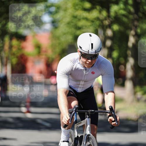 09.08.2026 - GEWOBA Citytriathlon Bremen Michael Burmester http://msf.ph/oto/9949104 09.08.2026 12:45:05 Radfahren 556, 597, 607, 610, 631, 666, 676, 690, 813, 831, 842, 843, 853, 862, 985, 1117, 1128 meine-sportfotos.de