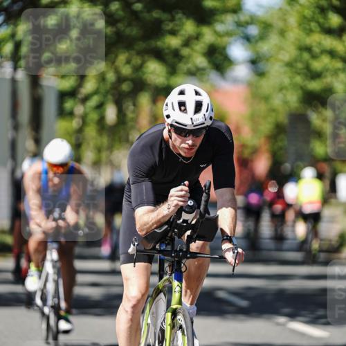 09.08.2026 - GEWOBA Citytriathlon Bremen Michael Burmester http://msf.ph/oto/9949105 09.08.2026 12:45:06 Radfahren 556, 597, 607, 610, 631, 666, 676, 690, 813, 831, 843, 853, 862, 985, 1117, 1128 meine-sportfotos.de
