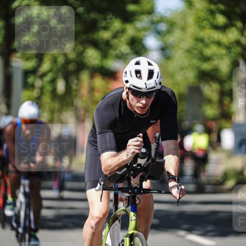 09.08.2026 - GEWOBA Citytriathlon Bremen Michael Burmester http://msf.ph/oto/9949106 09.08.2026 12:45:06 Radfahren 556, 597, 607, 610, 631, 666, 676, 690, 813, 831, 843, 853, 862, 985, 1117, 1128 meine-sportfotos.de