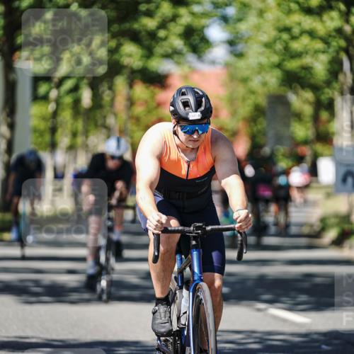 09.08.2026 - GEWOBA Citytriathlon Bremen Michael Burmester http://msf.ph/oto/9949118 09.08.2026 12:45:11 Radfahren 549, 556, 597, 607, 610, 631, 676, 690, 738, 843, 853, 862, 878, 997, 1128, 1157 meine-sportfotos.de