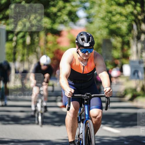 09.08.2026 - GEWOBA Citytriathlon Bremen Michael Burmester http://msf.ph/oto/9949119 09.08.2026 12:45:11 Radfahren 549, 556, 597, 607, 610, 631, 676, 690, 738, 843, 853, 862, 878, 997, 1128, 1157 meine-sportfotos.de