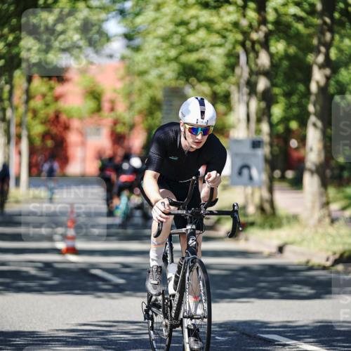 09.08.2026 - GEWOBA Citytriathlon Bremen Michael Burmester http://msf.ph/oto/9949121 09.08.2026 12:45:12 Radfahren 549, 556, 597, 607, 610, 631, 676, 690, 738, 843, 853, 862, 878, 997, 1128, 1157 meine-sportfotos.de