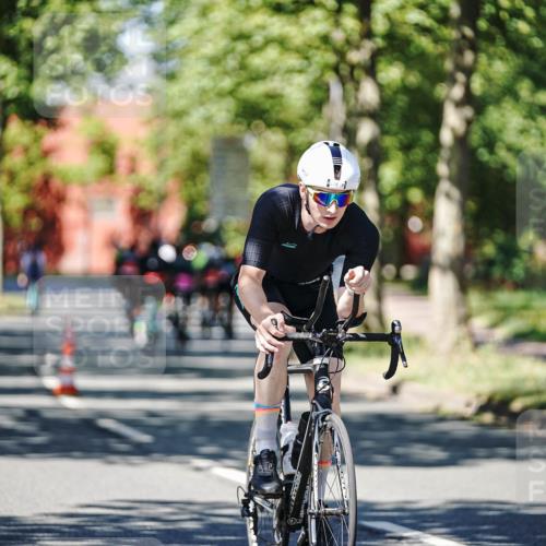 09.08.2026 - GEWOBA Citytriathlon Bremen Michael Burmester http://msf.ph/oto/9949122 09.08.2026 12:45:12 Radfahren 549, 556, 597, 607, 610, 631, 676, 690, 738, 843, 853, 862, 878, 997, 1128, 1157 meine-sportfotos.de