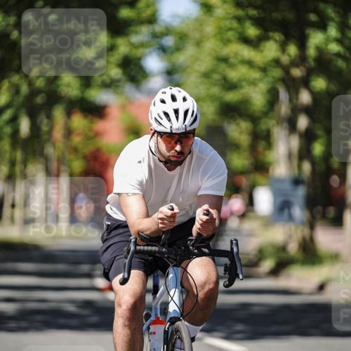 09.08.2026 - GEWOBA Citytriathlon Bremen Michael Burmester http://msf.ph/oto/9949144 09.08.2026 12:45:35 Radfahren 551, 585, 764, 828, 1004 meine-sportfotos.de