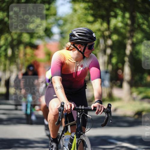 09.08.2026 - GEWOBA Citytriathlon Bremen Michael Burmester http://msf.ph/oto/9949158 09.08.2026 12:45:49 Radfahren 630, 632, 691, 723, 791, 830, 856, 881, 908, 922, 927, 962, 1007, 1011 meine-sportfotos.de