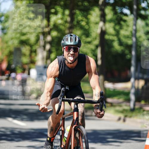 09.08.2026 - GEWOBA Citytriathlon Bremen Michael Burmester http://msf.ph/oto/9949179 09.08.2026 12:46:05 Radfahren 691, 698, 703, 746, 775, 899, 913, 962, 1002, 1007 meine-sportfotos.de