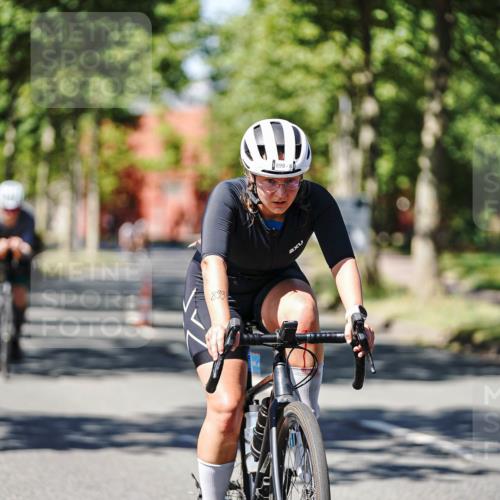 09.08.2026 - GEWOBA Citytriathlon Bremen Michael Burmester http://msf.ph/oto/9949195 09.08.2026 12:46:12 Radfahren 698, 703, 746, 775, 899, 917, 1002 meine-sportfotos.de
