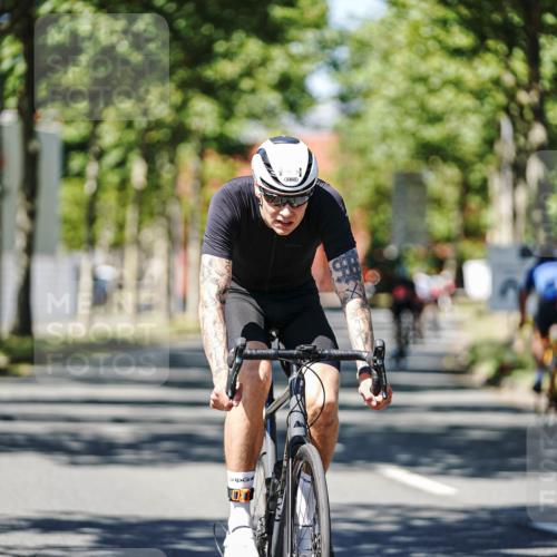 09.08.2026 - GEWOBA Citytriathlon Bremen Michael Burmester http://msf.ph/oto/9949223 09.08.2026 12:46:49 Radfahren 112, 579, 591, 616, 650, 652, 692 meine-sportfotos.de