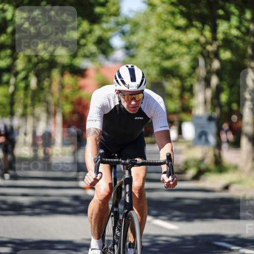 09.08.2026 - GEWOBA Citytriathlon Bremen Michael Burmester http://msf.ph/oto/9949231 09.08.2026 12:47:14 Radfahren 554, 646, 697, 721, 825, 969 meine-sportfotos.de