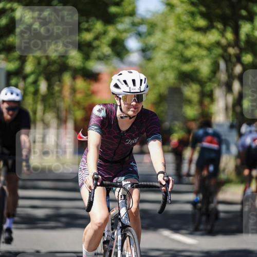 09.08.2026 - GEWOBA Citytriathlon Bremen Michael Burmester http://msf.ph/oto/9949274 09.08.2026 12:47:50 Radfahren 593, 618, 642, 719, 735, 904, 1103 meine-sportfotos.de