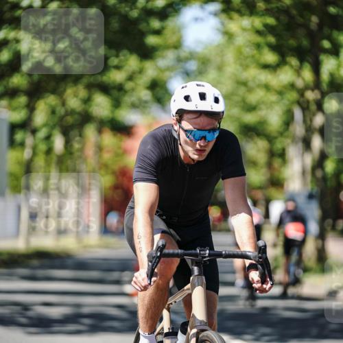 09.08.2026 - GEWOBA Citytriathlon Bremen Michael Burmester http://msf.ph/oto/9949277 09.08.2026 12:47:51 Radfahren 593, 618, 642, 719, 735, 904, 1103 meine-sportfotos.de
