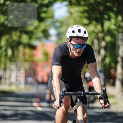 09.08.2026 - GEWOBA Citytriathlon Bremen Michael Burmester http://msf.ph/oto/9949278 09.08.2026 12:47:51 Radfahren 593, 618, 642, 719, 735, 904, 1103 meine-sportfotos.de