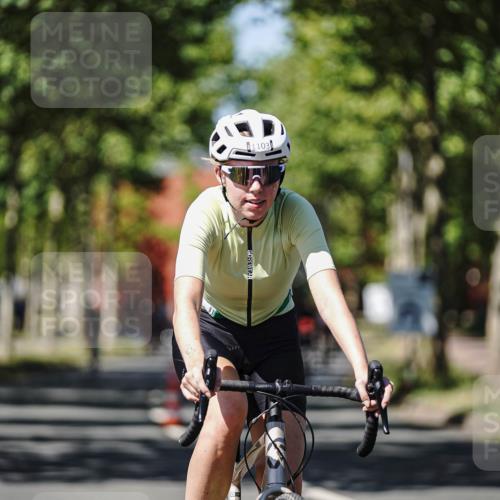 09.08.2026 - GEWOBA Citytriathlon Bremen Michael Burmester http://msf.ph/oto/9949282 09.08.2026 12:47:53 Radfahren 618, 642, 719, 735, 904, 1103 meine-sportfotos.de