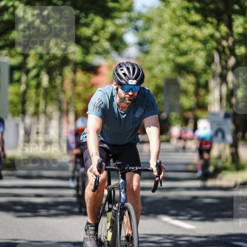 09.08.2026 - GEWOBA Citytriathlon Bremen Michael Burmester http://msf.ph/oto/9949295 09.08.2026 12:48:07 Radfahren 547, 563, 683, 688, 811, 883, 955, 1103, 1116 meine-sportfotos.de