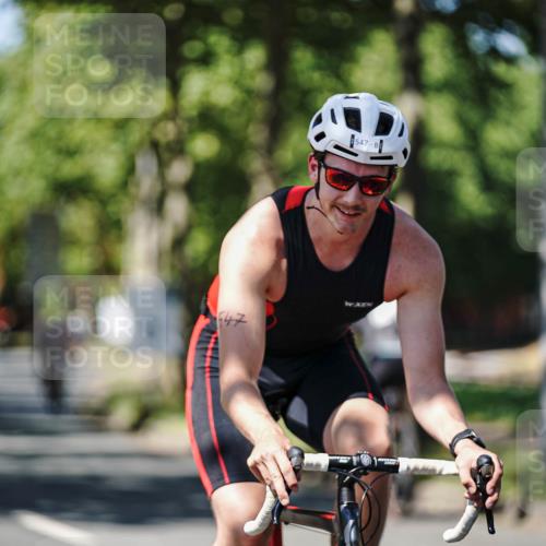 09.08.2026 - GEWOBA Citytriathlon Bremen Michael Burmester http://msf.ph/oto/9949304 09.08.2026 12:48:15 Radfahren 547, 563, 605, 677, 683, 688, 811, 955, 1116 meine-sportfotos.de