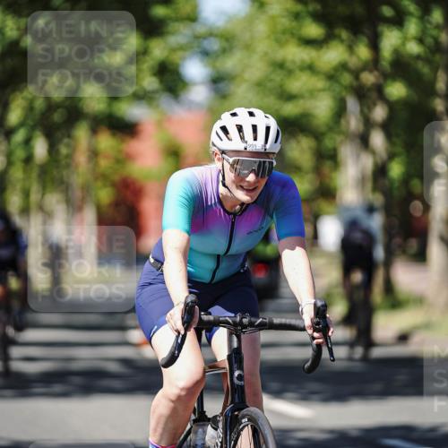 09.08.2026 - GEWOBA Citytriathlon Bremen Michael Burmester http://msf.ph/oto/9949335 09.08.2026 12:48:51 Radfahren 544, 592, 641, 685, 824, 882, 959, 1149 meine-sportfotos.de
