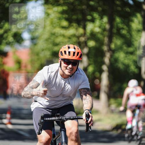 09.08.2026 - GEWOBA Citytriathlon Bremen Michael Burmester http://msf.ph/oto/9949349 09.08.2026 12:49:06 Radfahren 592, 641, 647, 724, 905, 1141, 1149 meine-sportfotos.de