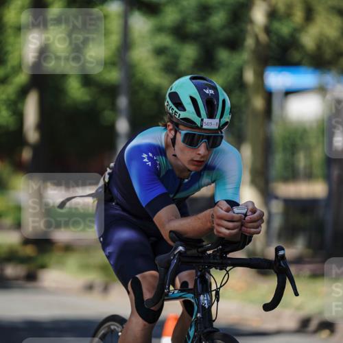 09.08.2026 - GEWOBA Citytriathlon Bremen Michael Burmester http://msf.ph/oto/9949365 09.08.2026 12:49:20 Radfahren 569, 583, 647, 757, 765, 905, 999, 1160 meine-sportfotos.de