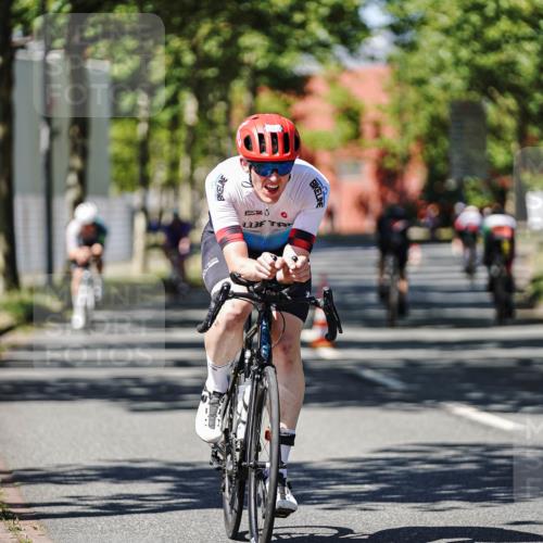 09.08.2026 - GEWOBA Citytriathlon Bremen Michael Burmester http://msf.ph/oto/9949367 09.08.2026 12:49:21 Radfahren 569, 583, 647, 757, 765, 999, 1160 meine-sportfotos.de