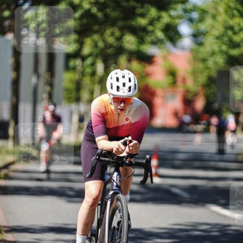 09.08.2026 - GEWOBA Citytriathlon Bremen Michael Burmester http://msf.ph/oto/9949430 09.08.2026 12:50:15 Radfahren 557, 589, 686, 784, 875, 947, 964, 1145 meine-sportfotos.de