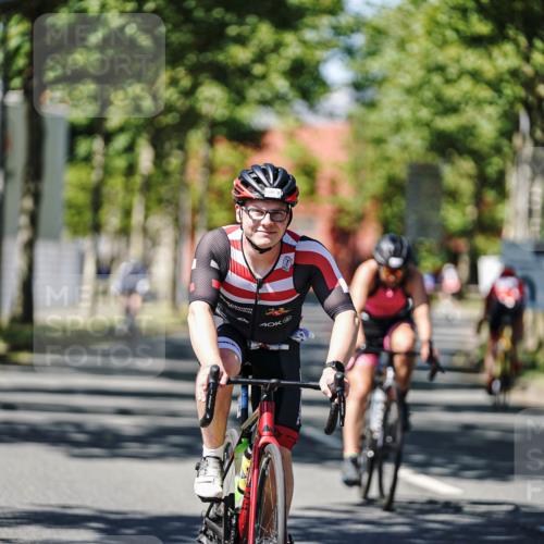 09.08.2026 - GEWOBA Citytriathlon Bremen Michael Burmester http://msf.ph/oto/9949434 09.08.2026 12:50:17 Radfahren 557, 589, 686, 875, 947, 964, 1145 meine-sportfotos.de