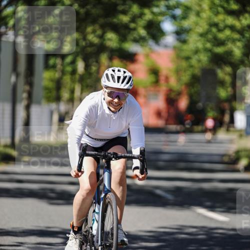 09.08.2026 - GEWOBA Citytriathlon Bremen Michael Burmester http://msf.ph/oto/9949437 09.08.2026 12:50:24 Radfahren 589, 947, 964, 1145 meine-sportfotos.de