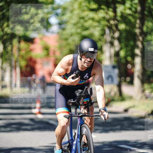 09.08.2026 - GEWOBA Citytriathlon Bremen Michael Burmester http://msf.ph/oto/9949442 09.08.2026 12:50:32 Radfahren 594, 648, 737, 794, 964, 993, 1158 meine-sportfotos.de