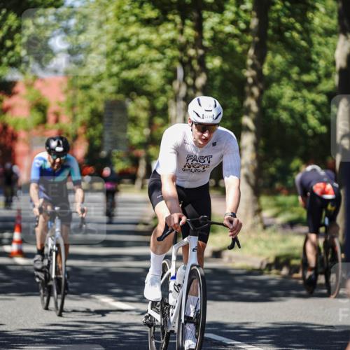 09.08.2026 - GEWOBA Citytriathlon Bremen Michael Burmester http://msf.ph/oto/9949451 09.08.2026 12:50:41 Radfahren 594, 648, 730, 737, 794, 799, 932, 993, 1016, 1137, 1139, 1158 meine-sportfotos.de