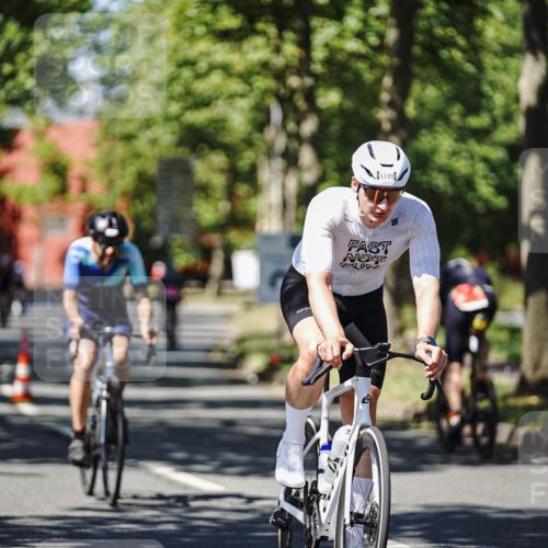 09.08.2026 - GEWOBA Citytriathlon Bremen Michael Burmester http://msf.ph/oto/9949452 09.08.2026 12:50:42 Radfahren 594, 648, 730, 737, 794, 799, 932, 993, 1016, 1137, 1139, 1158 meine-sportfotos.de