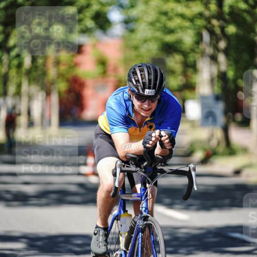 09.08.2026 - GEWOBA Citytriathlon Bremen Michael Burmester http://msf.ph/oto/9949476 09.08.2026 12:51:08 Radfahren 606, 808, 884, 987, 1133 meine-sportfotos.de