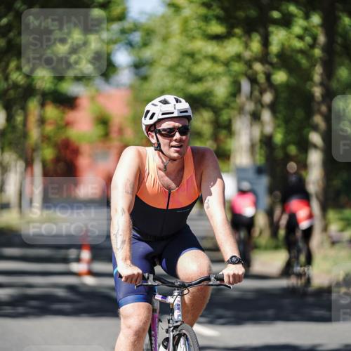 09.08.2026 - GEWOBA Citytriathlon Bremen Michael Burmester http://msf.ph/oto/9949478 09.08.2026 12:51:10 Radfahren 606, 808, 884, 1133 meine-sportfotos.de