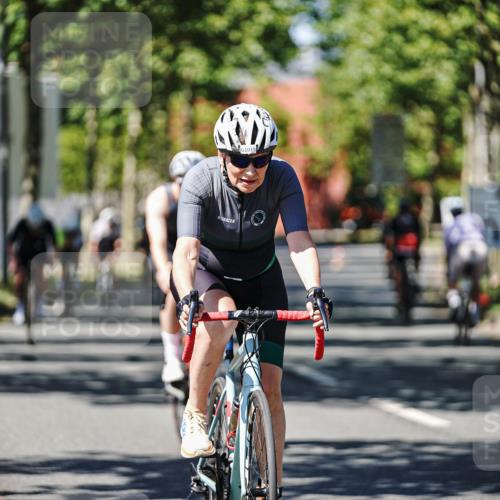 09.08.2026 - GEWOBA Citytriathlon Bremen Michael Burmester http://msf.ph/oto/9949489 09.08.2026 12:51:28 Radfahren 560, 562, 595, 756, 880, 1019, 1110 meine-sportfotos.de