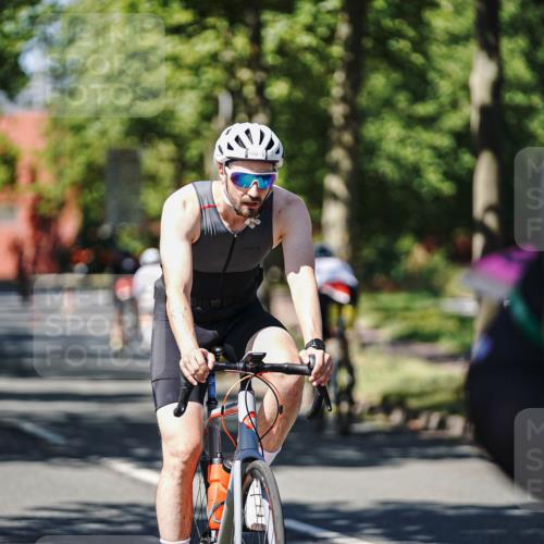 09.08.2026 - GEWOBA Citytriathlon Bremen Michael Burmester http://msf.ph/oto/9949491 09.08.2026 12:51:29 Radfahren 560, 562, 595, 756, 880, 1019, 1110, 1155 meine-sportfotos.de