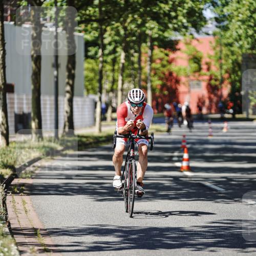 09.08.2026 - GEWOBA Citytriathlon Bremen Michael Burmester http://msf.ph/oto/9949513 09.08.2026 12:51:46 Radfahren 560, 562, 595, 668, 787, 877, 909, 914, 1013, 1110, 1143, 1155 meine-sportfotos.de