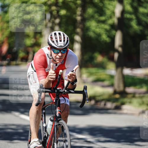 09.08.2026 - GEWOBA Citytriathlon Bremen Michael Burmester http://msf.ph/oto/9949516 09.08.2026 12:51:47 Radfahren 562, 595, 668, 787, 867, 877, 909, 914, 1013, 1143, 1155 meine-sportfotos.de