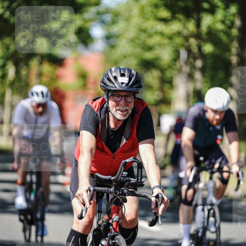 09.08.2026 - GEWOBA Citytriathlon Bremen Michael Burmester http://msf.ph/oto/9949523 09.08.2026 12:51:57 Radfahren 545, 582, 615, 820, 867, 990, 1013 meine-sportfotos.de