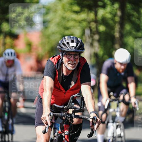 09.08.2026 - GEWOBA Citytriathlon Bremen Michael Burmester http://msf.ph/oto/9949524 09.08.2026 12:51:57 Radfahren 545, 582, 615, 820, 867, 990, 1013 meine-sportfotos.de