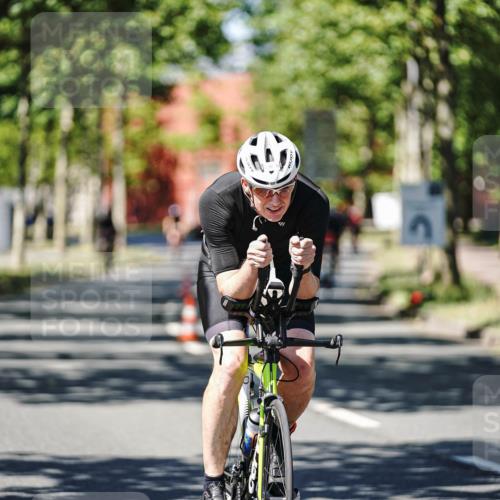 09.08.2026 - GEWOBA Citytriathlon Bremen Michael Burmester http://msf.ph/oto/9949529 09.08.2026 12:52:01 Radfahren 545, 582, 615, 717, 820, 867, 990 meine-sportfotos.de