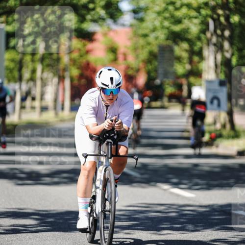 09.08.2026 - GEWOBA Citytriathlon Bremen Michael Burmester http://msf.ph/oto/9949551 09.08.2026 12:52:16 Radfahren 679, 682, 717, 750, 826, 979, 1130 meine-sportfotos.de