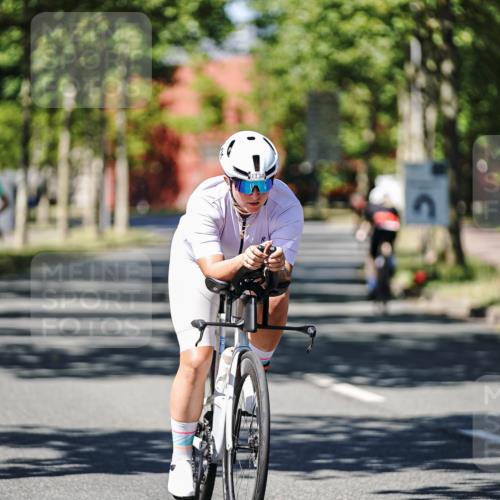 09.08.2026 - GEWOBA Citytriathlon Bremen Michael Burmester http://msf.ph/oto/9949552 09.08.2026 12:52:16 Radfahren 679, 682, 717, 750, 826, 979, 1130 meine-sportfotos.de
