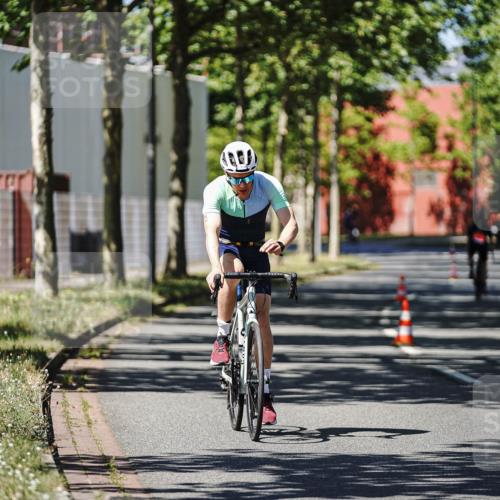 09.08.2026 - GEWOBA Citytriathlon Bremen Michael Burmester http://msf.ph/oto/9949555 09.08.2026 12:52:18 Radfahren 679, 682, 717, 750, 826, 979, 1130 meine-sportfotos.de