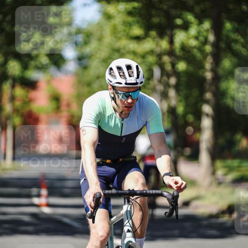 09.08.2026 - GEWOBA Citytriathlon Bremen Michael Burmester http://msf.ph/oto/9949557 09.08.2026 12:52:19 Radfahren 679, 682, 717, 750, 826, 979, 1130 meine-sportfotos.de