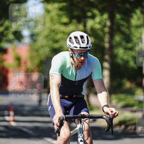 09.08.2026 - GEWOBA Citytriathlon Bremen Michael Burmester http://msf.ph/oto/9949558 09.08.2026 12:52:19 Radfahren 679, 682, 717, 750, 826, 979, 1130 meine-sportfotos.de