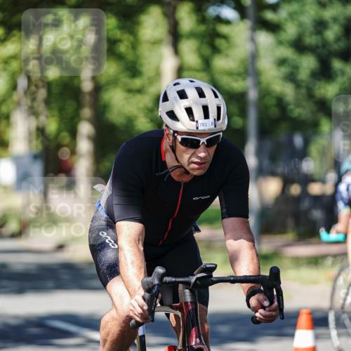09.08.2026 - GEWOBA Citytriathlon Bremen Michael Burmester http://msf.ph/oto/9949569 09.08.2026 12:54:19 Radfahren 552, 566, 577, 639, 781, 788, 790, 792, 804, 846, 861, 864, 895, 1006 meine-sportfotos.de