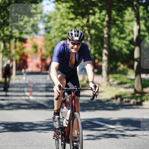 09.08.2026 - GEWOBA Citytriathlon Bremen Michael Burmester http://msf.ph/oto/9949577 09.08.2026 12:54:27 Radfahren 574, 577, 639, 781, 812, 816, 864, 895, 1006, 1127 meine-sportfotos.de