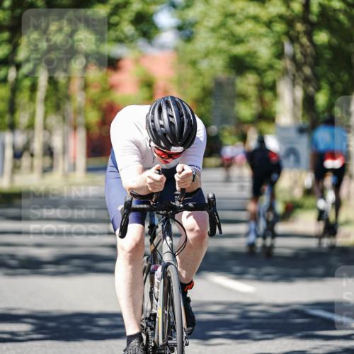 09.08.2026 - GEWOBA Citytriathlon Bremen Michael Burmester http://msf.ph/oto/9949711 09.08.2026 12:56:42 Radfahren 727, 761, 762, 774, 840, 848, 871, 902, 1113 meine-sportfotos.de