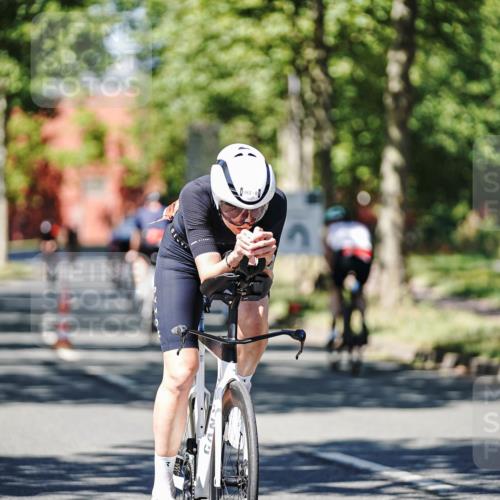 09.08.2026 - GEWOBA Citytriathlon Bremen Michael Burmester http://msf.ph/oto/9949750 09.08.2026 12:57:22 Radfahren 586, 603, 702, 806, 834, 838, 858, 886, 972, 982 meine-sportfotos.de